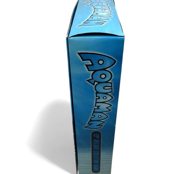 DC Direct AQUAMAN 13" Deluxe Collector Action Figure Boxed - Picture 7 of 10